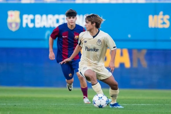 兰佐内主场告捷，波尔图锋线穿插配合