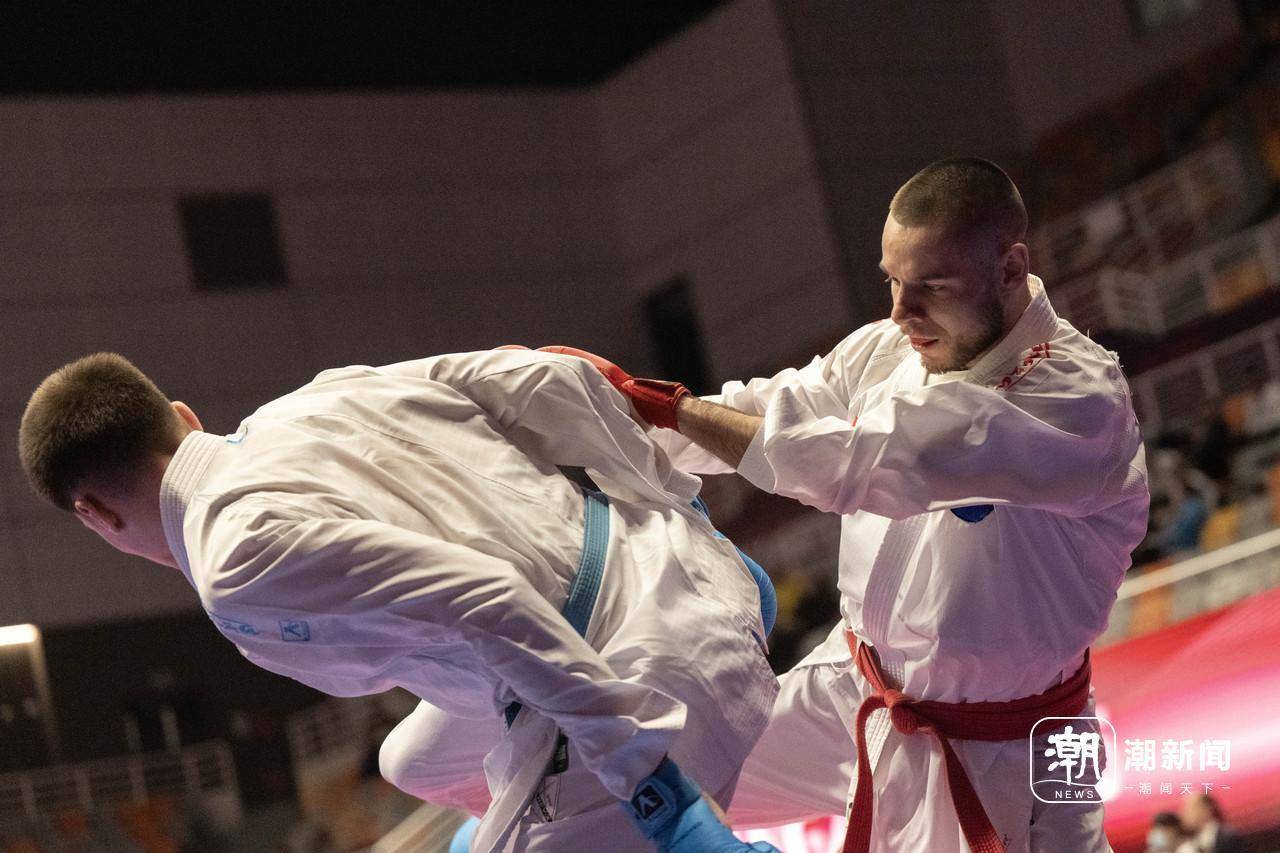 DB彩票官方网站-包含空手道比赛水平高，日本运动员夺得冠军的词条