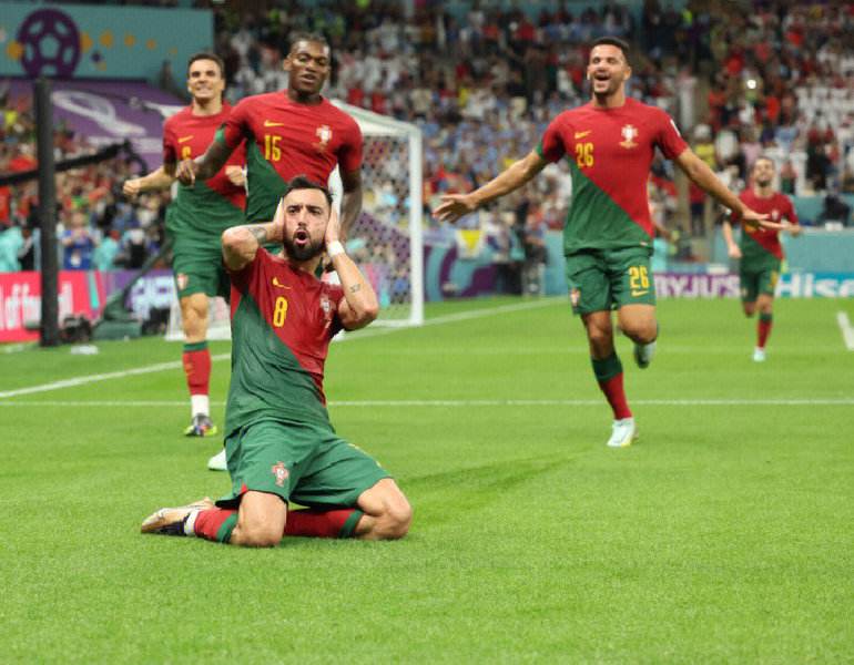 突破瓶颈，球队取得胜利晋级