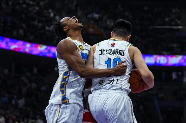 DB game-队员技术精湛，为球队锁定胜局