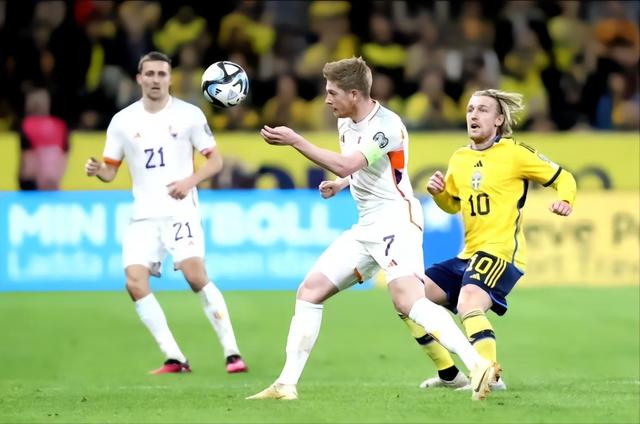 包含帕斯托雷进球助瑞典取胜，欧预赛晋级梦想更进一步的词条