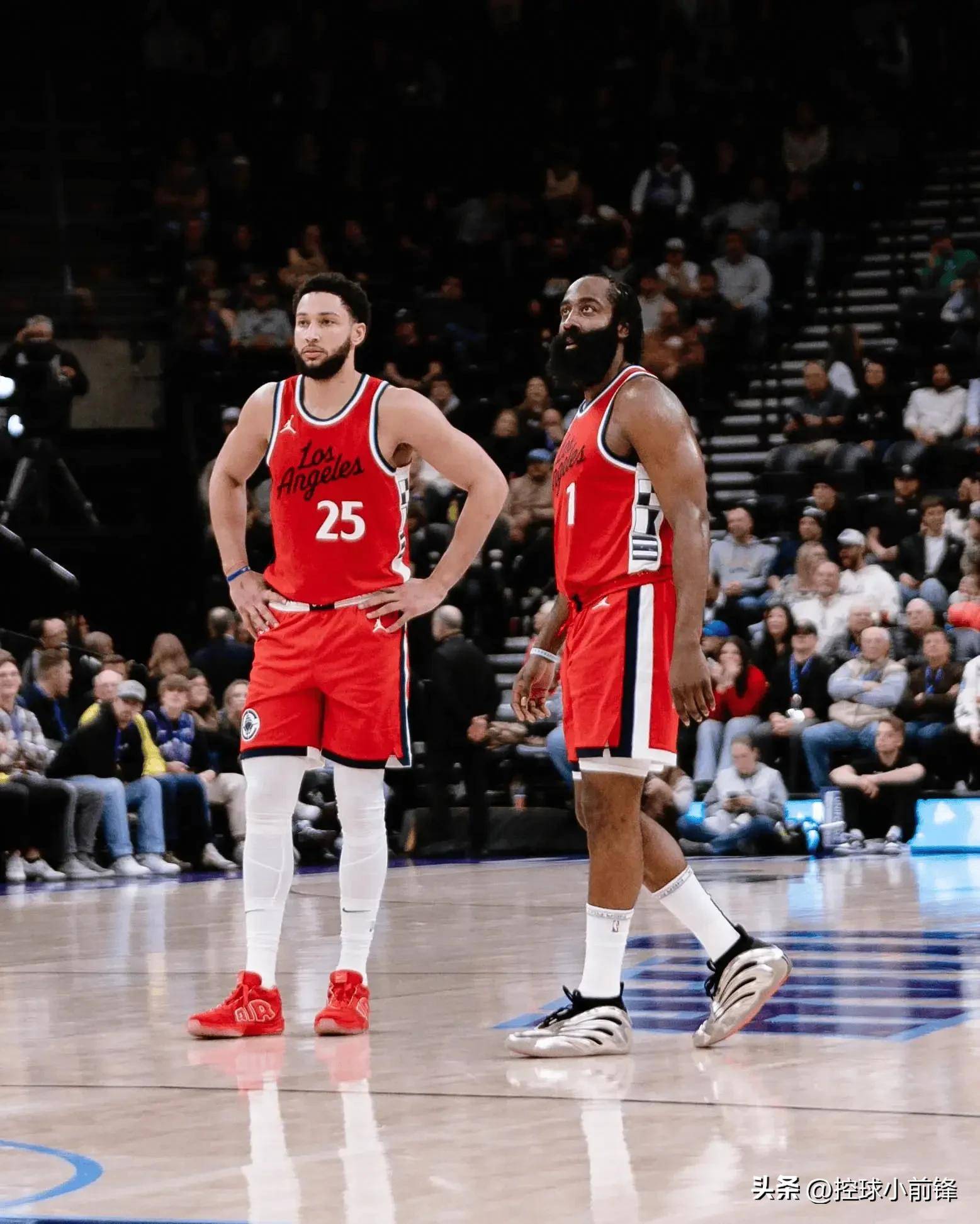 -快船签下传奇西蒙斯，封锁梅拜重返