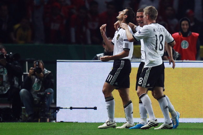 精选对决！欧洲杯预选赛选手角逐激烈