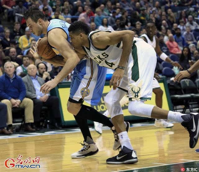 雄鹿大胜鹈鹕，浓眉哥砍下三双的简单介绍