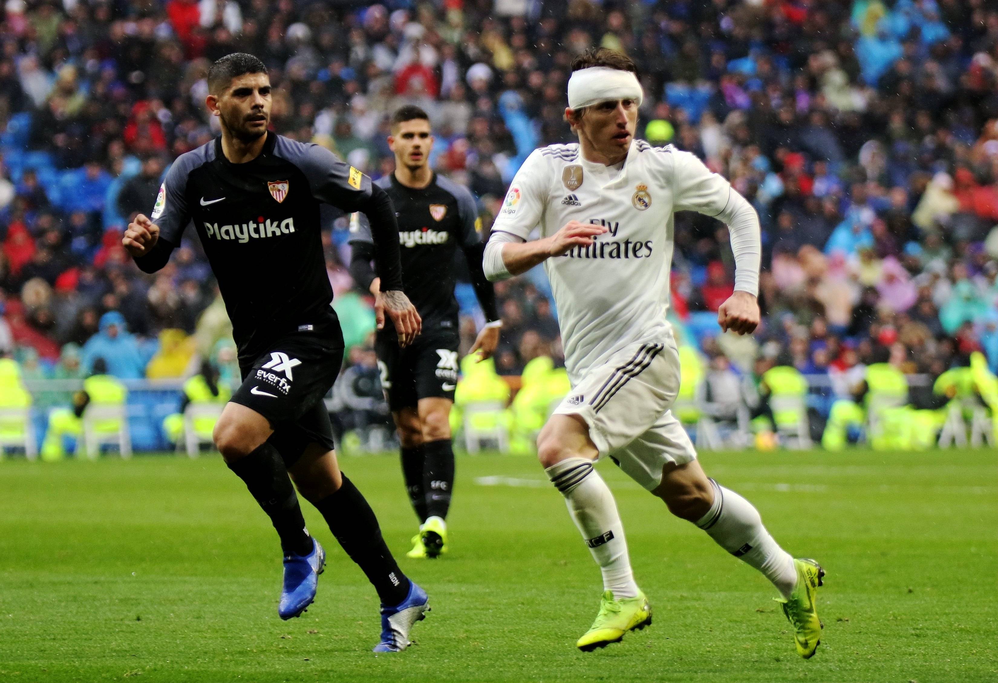 -包含托特纳姆热刺客场全面失利，皇马连遇两败的词条