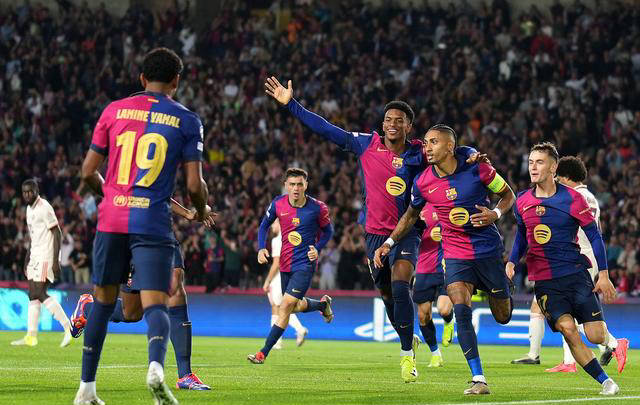 巴塞罗那客场轻松取胜，稳坐榜首