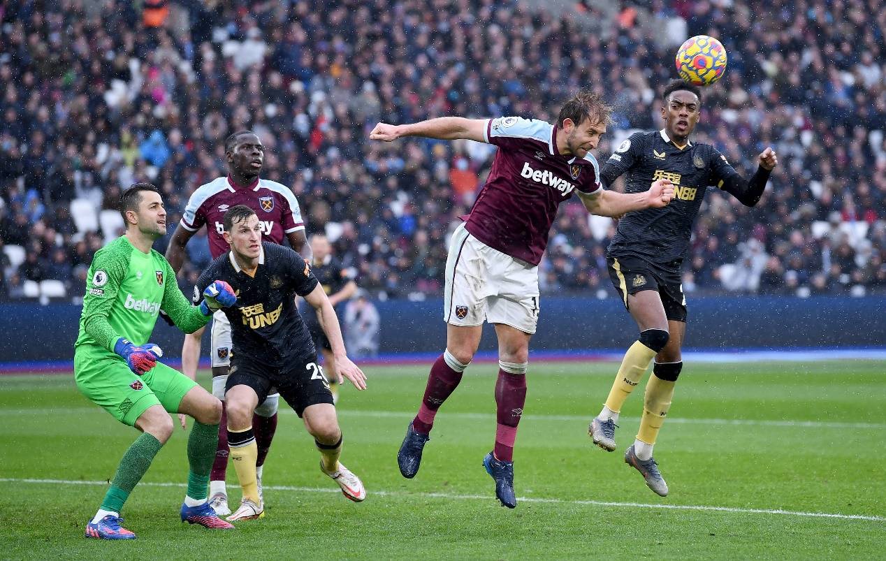 西汉姆联客场力战，终场时分平局