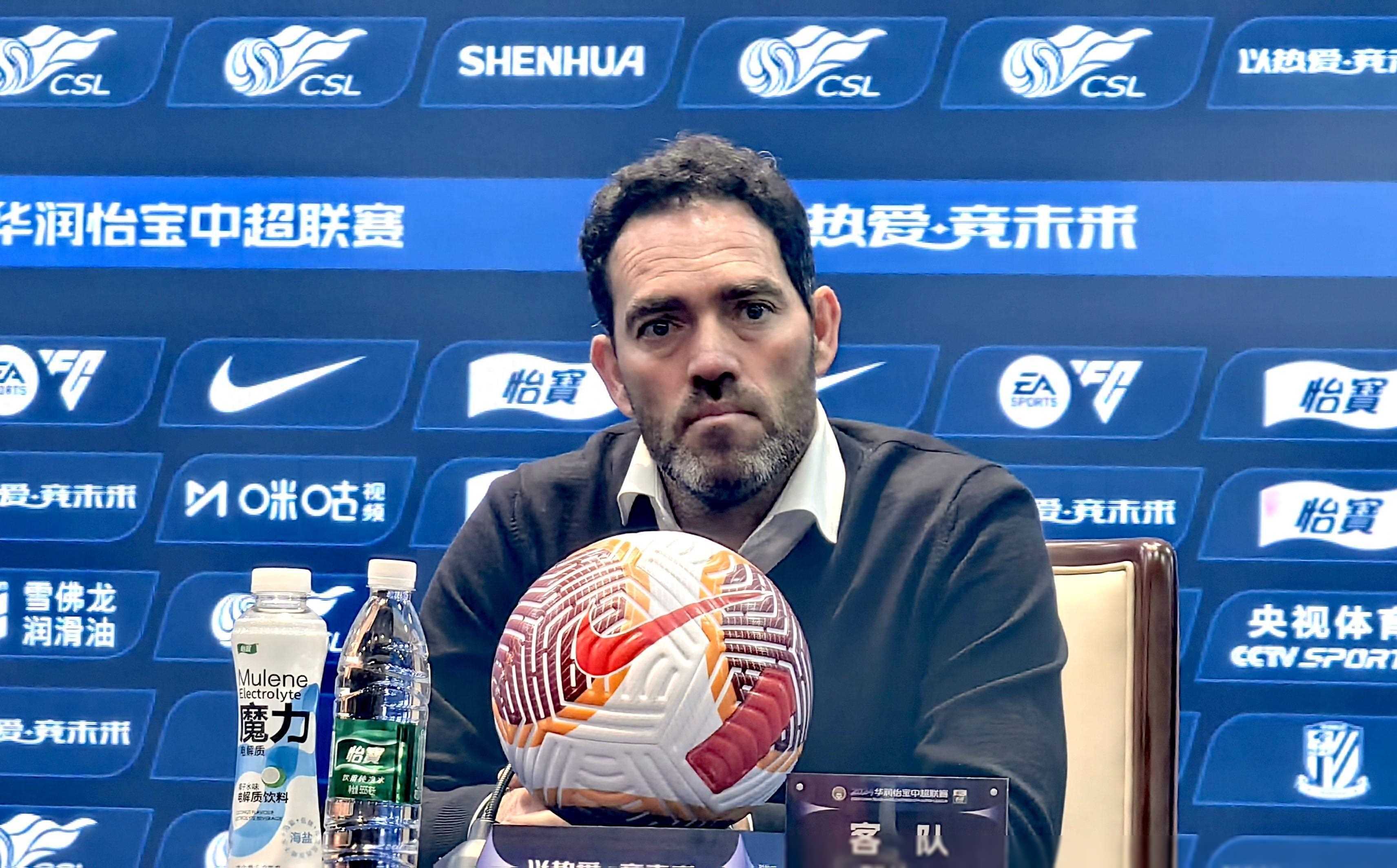 竞技精神满满，球员斗志昂扬战意十足