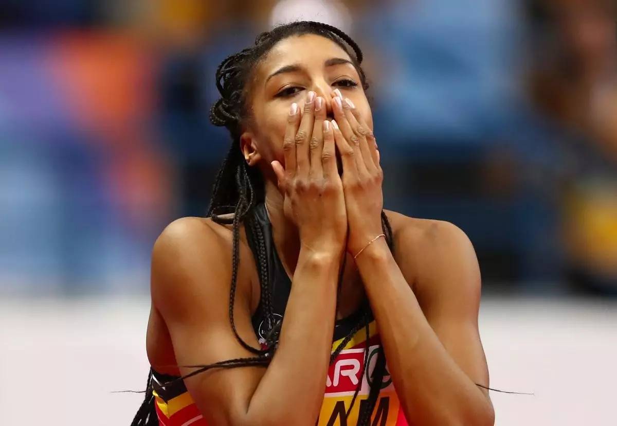 比利时女子田径选手意外夺冠