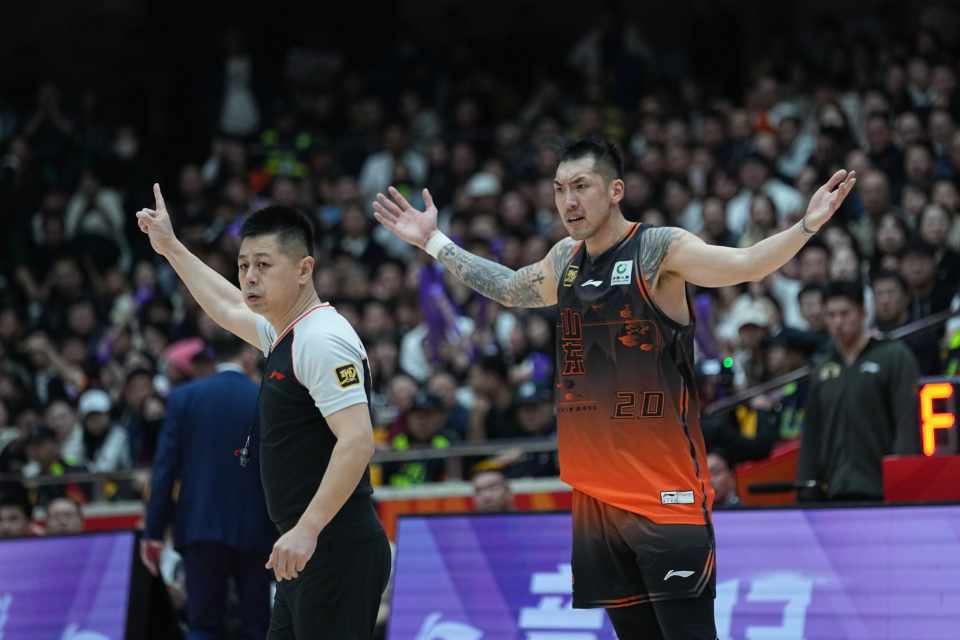 阿尔卡斯队老将再现神勇，球队保持领先的简单介绍