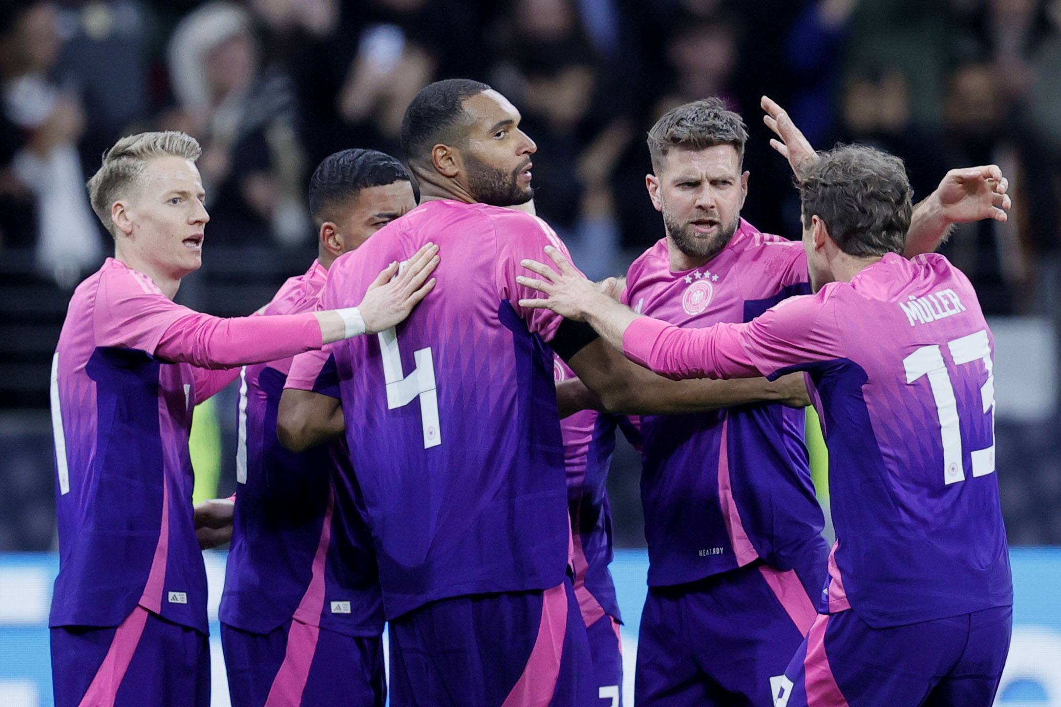 瑞士队抢眼表现，晋级欧国联四强