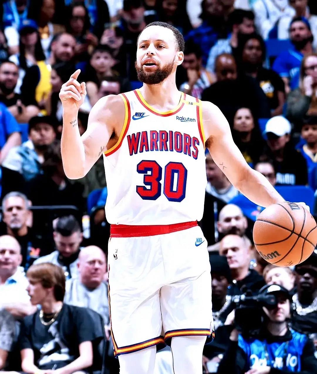 勇士轻取鹈鹕，库里状态回升