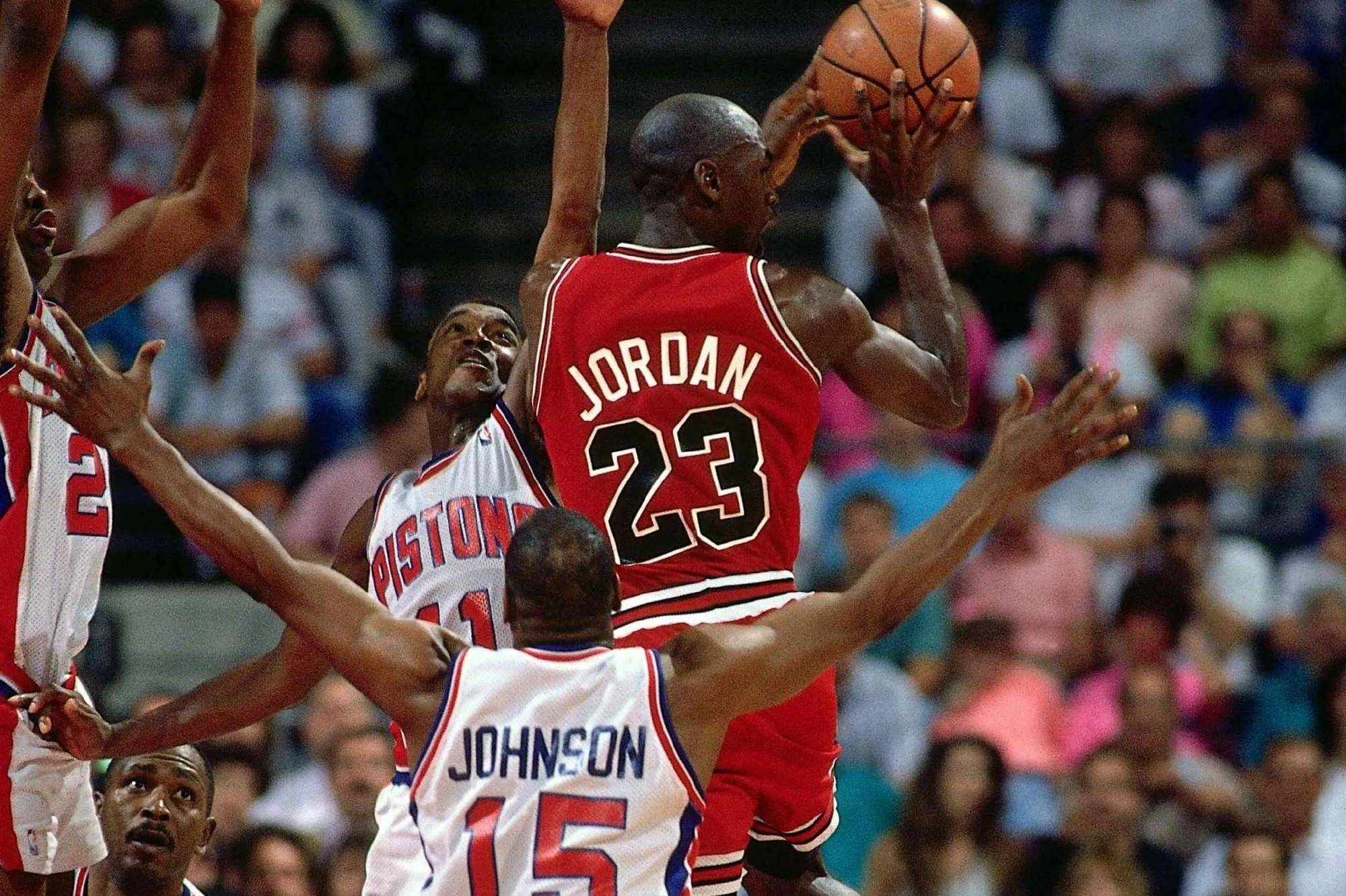 -活塞胜开拓者，弗兰克-杰克逊全场砍下25分的简单介绍