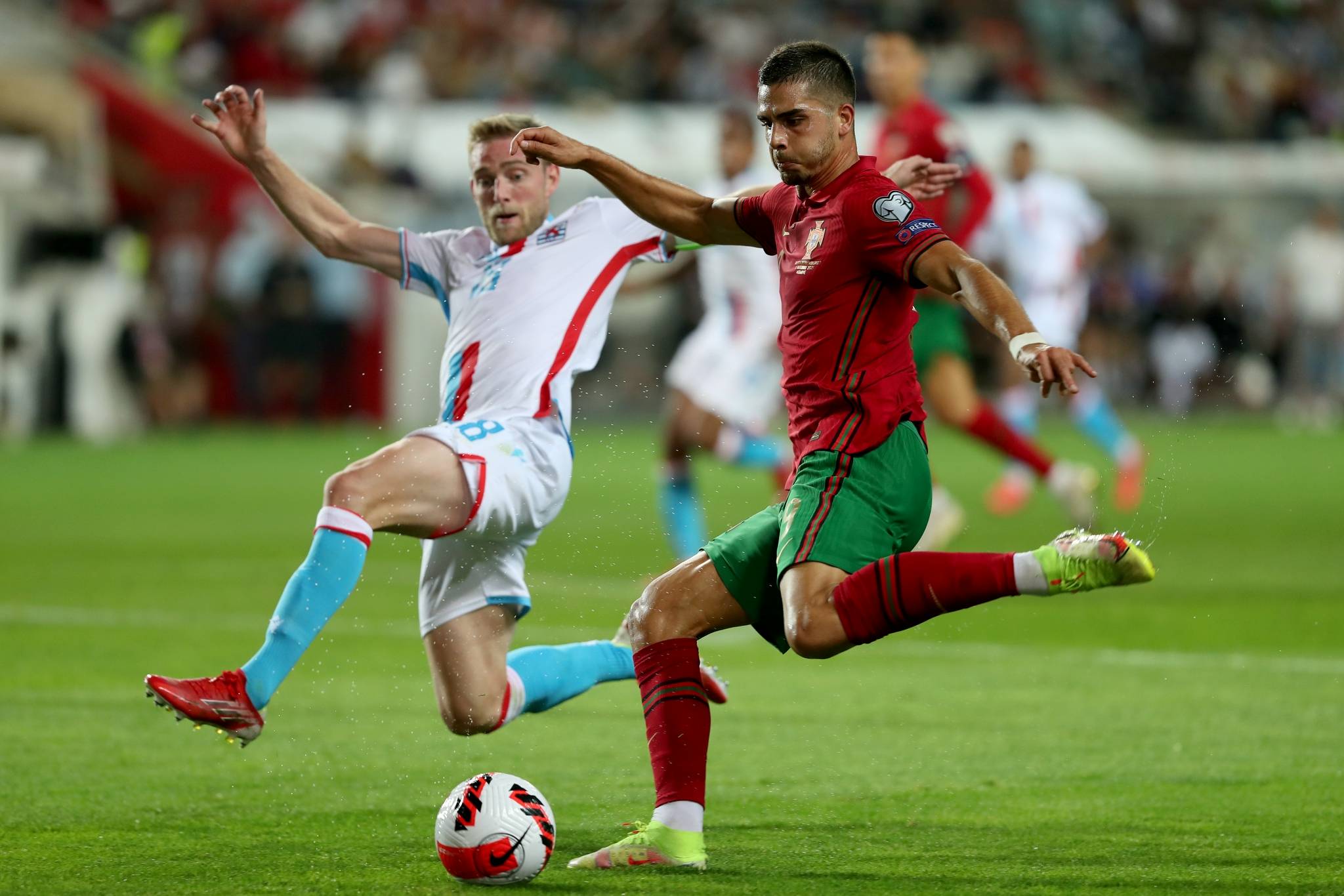 欧洲杯：意大利3-0击败瑞士，提前锁定小组出线！