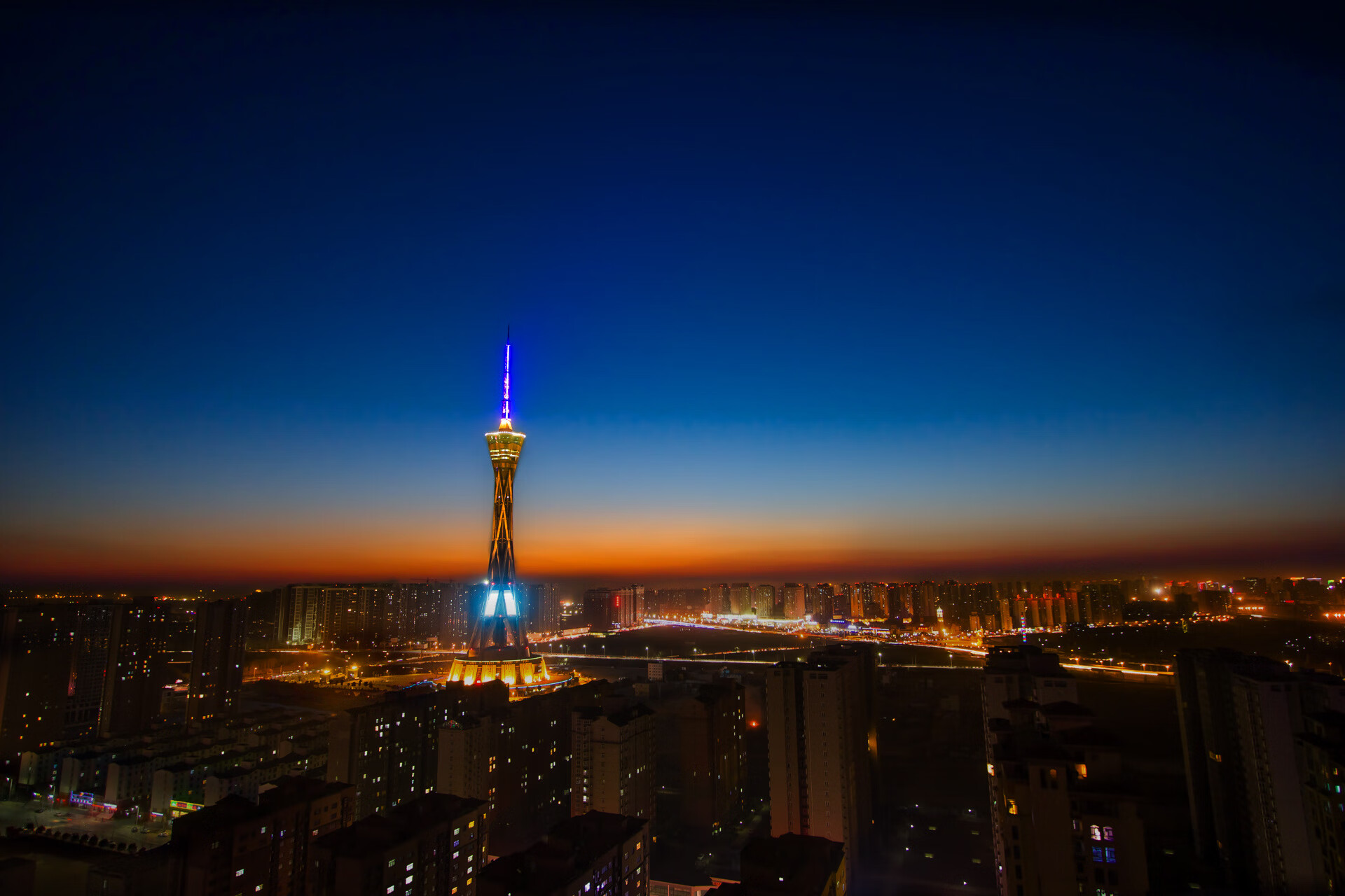 新疆队防守锁死篮网，伦纳德成为关键先生